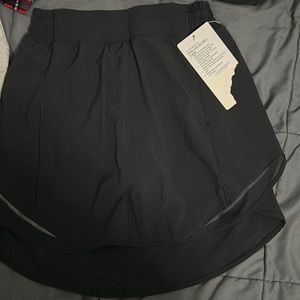 Black Hotty hot skirt size 4 lululemon